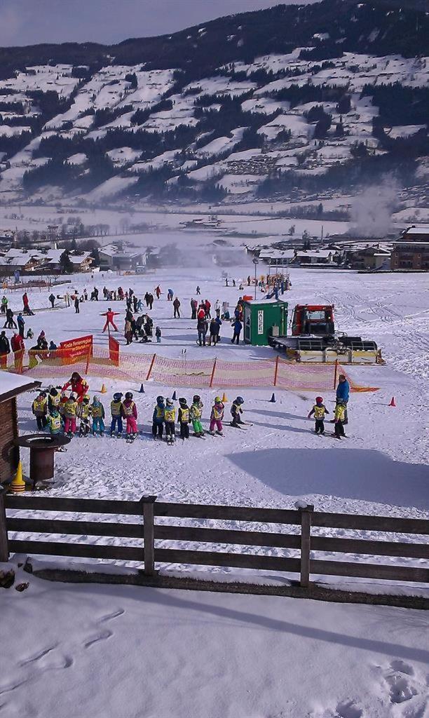 Ferienwohnungen Egger - Direkt An Der Spieljochbahn 푸겐 외부 사진